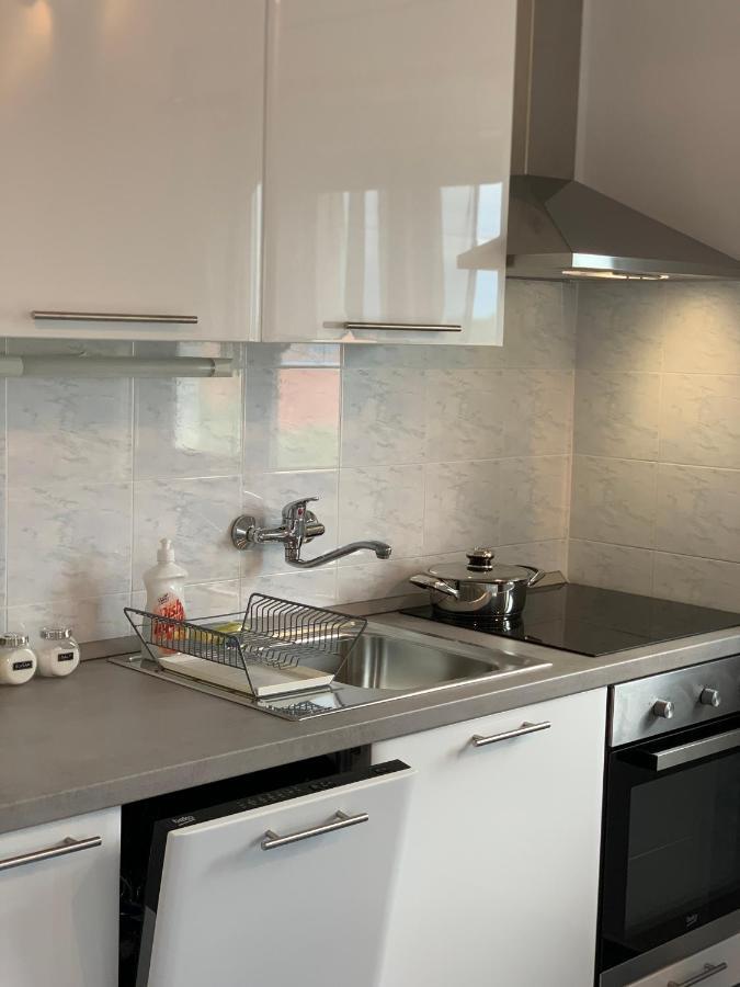 Apartments Ema Sali Eksteriør bilde