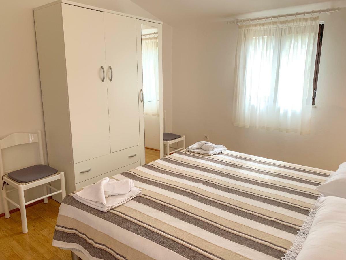 Apartments Ema Sali Eksteriør bilde